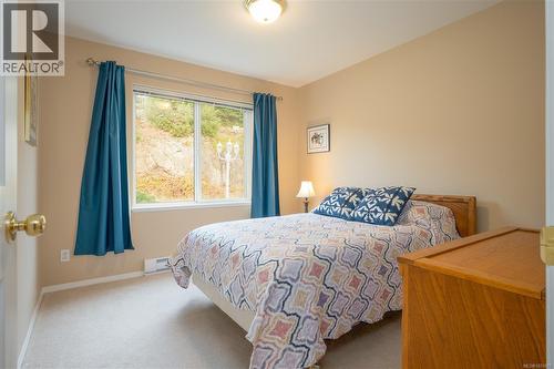 5027 Tiffany Pl, Nanaimo, BC - Indoor Photo Showing Bedroom