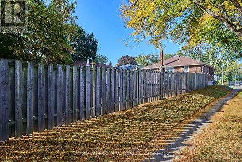 2862 Dorchester Road, Niagara Falls (Stamford), ON - Outdoor