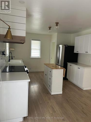 2862 Dorchester Road, Niagara Falls (Stamford), ON - Indoor Photo Showing Kitchen