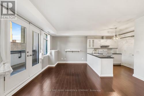 331 - 500 Richmond Street W, Toronto, ON - Indoor Photo Showing Kitchen