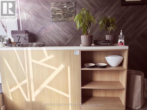 Retail - 511 Mount Pleasant Road, Toronto, ON 