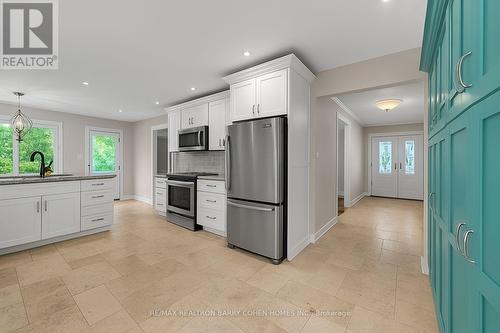 14 Mellon Avenue, Georgina, ON - Indoor Photo Showing Kitchen