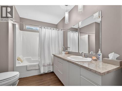 2330 Butt Road Unit# 407, West Kelowna, BC - Indoor Photo Showing Bathroom