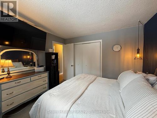 798 Quebec Street, Midland, ON - Indoor Photo Showing Bedroom