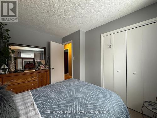 798 Quebec Street, Midland, ON - Indoor Photo Showing Bedroom