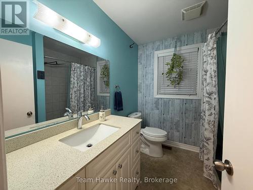 798 Quebec Street, Midland, ON - Indoor Photo Showing Bathroom