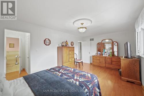 2005 Lady Di Court, Mississauga, ON - Indoor Photo Showing Bedroom