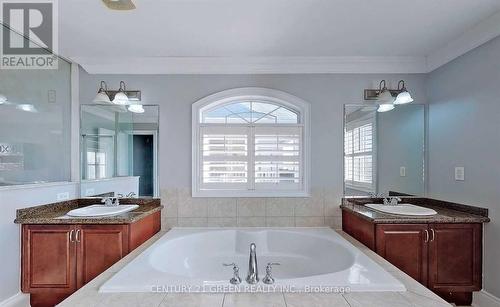 8 Pasadena Avenue, Brampton, ON - Indoor Photo Showing Bathroom