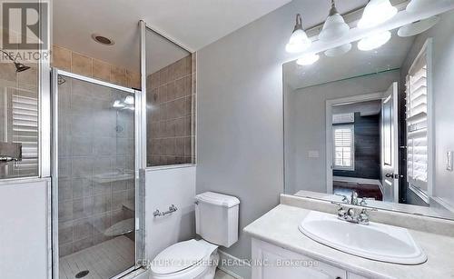 8 Pasadena Avenue, Brampton, ON - Indoor Photo Showing Bathroom
