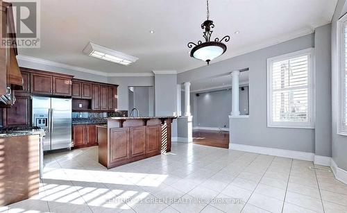 8 Pasadena Avenue, Brampton, ON - Indoor Photo Showing Kitchen