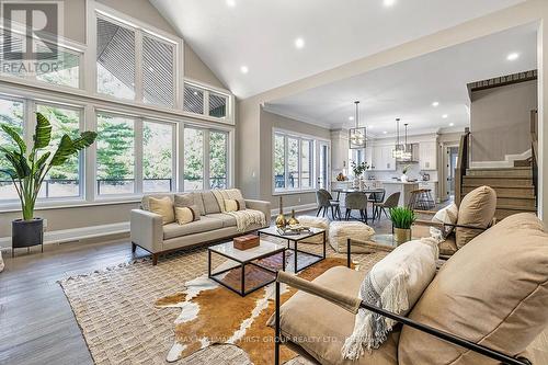 10 Philips Road, Whitby, ON - Indoor Photo Showing Living Room