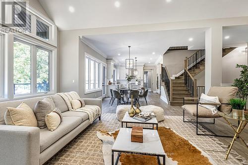 10 Philips Road, Whitby, ON - Indoor Photo Showing Living Room