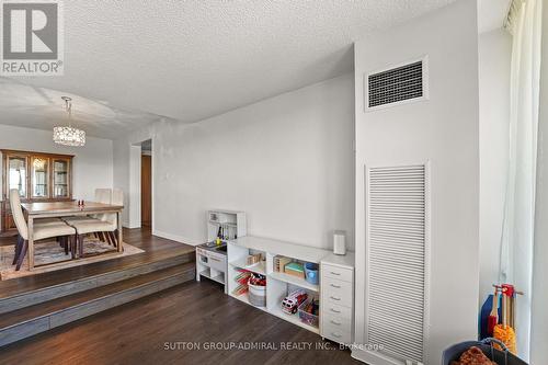 1001 - 270 Scarlett Road, Toronto, ON - Indoor