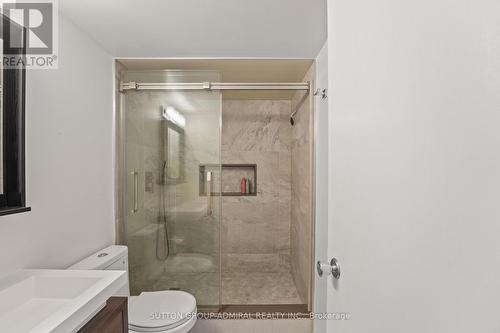 1001 - 270 Scarlett Road, Toronto, ON - Indoor Photo Showing Bathroom