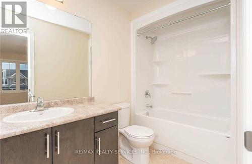 26 Sunflower Place, Welland, ON - Indoor Photo Showing Bathroom