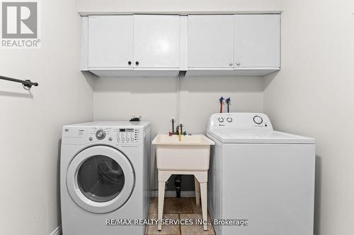 26 Woolwich Street, Kitchener, ON - Indoor Photo Showing Laundry Room