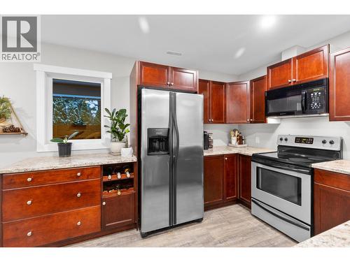 13265 Apex Drive, Lake Country, BC - Indoor Photo Showing Kitchen