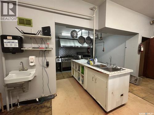 4 Main Street, Rhein, SK - Indoor Photo Showing Kitchen With Double Sink