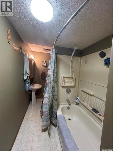4 Main Street, Rhein, SK - Indoor Photo Showing Bathroom