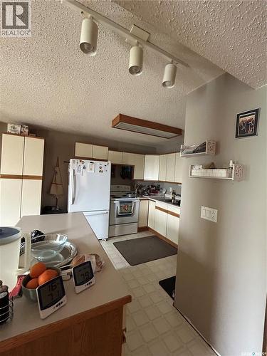 4 Main Street, Rhein, SK - Indoor Photo Showing Kitchen