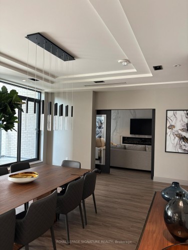 420-293 The Kingsway N/A, Toronto, ON - Indoor