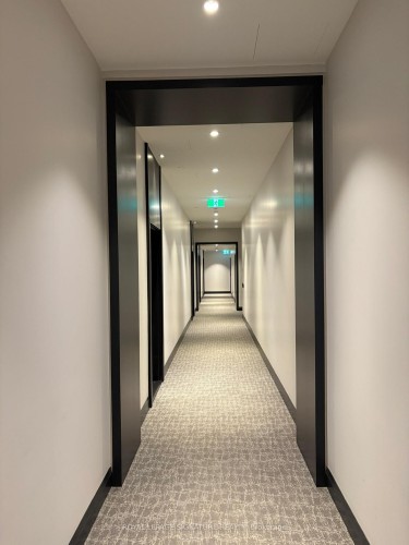 420-293 The Kingsway N/A, Toronto, ON - Indoor Photo Showing Other Room