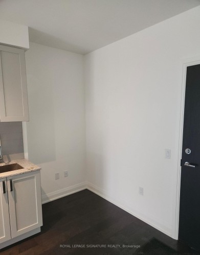 420-293 The Kingsway N/A, Toronto, ON - Indoor Photo Showing Other Room