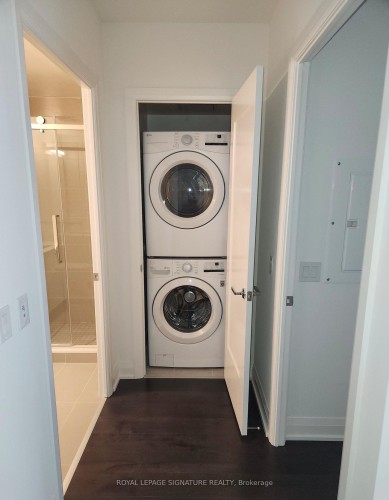420-293 The Kingsway N/A, Toronto, ON - Indoor Photo Showing Laundry Room