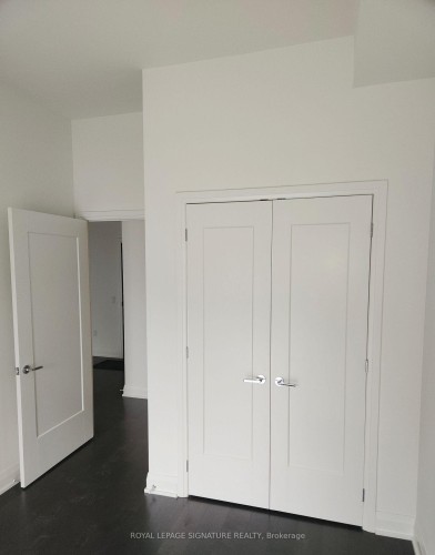 420-293 The Kingsway N/A, Toronto, ON - Indoor Photo Showing Other Room