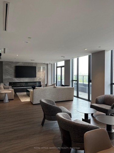 420-293 The Kingsway N/A, Toronto, ON - Indoor Photo Showing Other Room