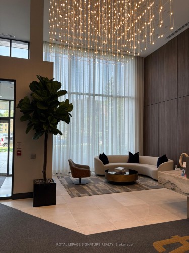 420-293 The Kingsway N/A, Toronto, ON - Indoor Photo Showing Other Room