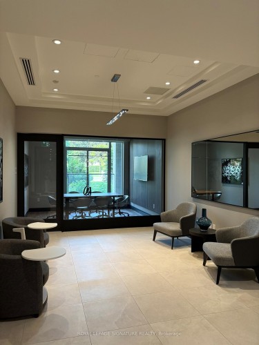 420-293 The Kingsway N/A, Toronto, ON - Indoor Photo Showing Other Room