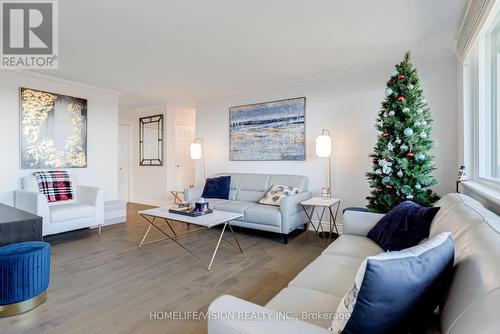 1105 - 75 Wynford Heights Crescent, Toronto, ON - Indoor Photo Showing Living Room