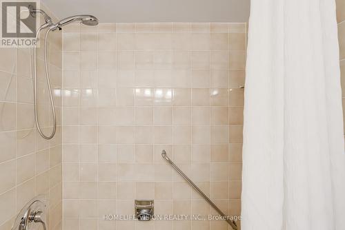 1105 - 75 Wynford Heights Crescent, Toronto, ON - Indoor Photo Showing Bathroom