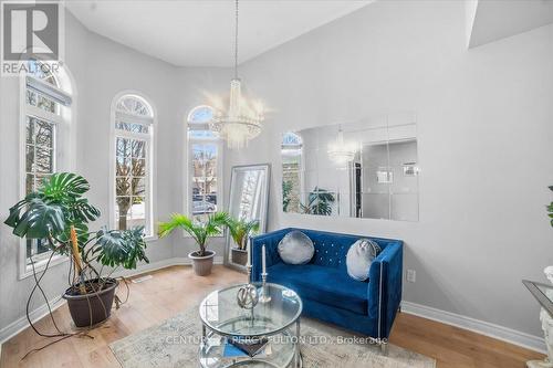 67 Kenilworth Crescent, Whitby, ON - Indoor Photo Showing Living Room