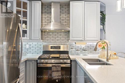 67 Kenilworth Crescent, Whitby, ON - Indoor Photo Showing Kitchen With Double Sink With Upgraded Kitchen