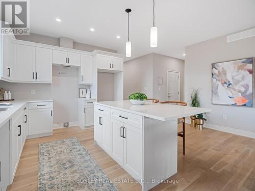 503 Royal Ridge Drive, Fort Erie (Ridgeway), ON - Indoor Photo Showing Kitchen With Upgraded Kitchen