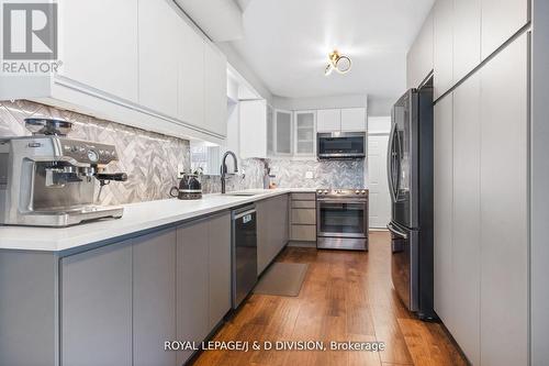 4226 Longmoor Drive, Burlington, ON - Indoor Photo Showing Kitchen With Stainless Steel Kitchen With Upgraded Kitchen