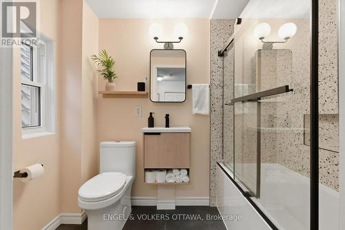 364 Arlington Avenue, Ottawa, ON - Indoor Photo Showing Bathroom