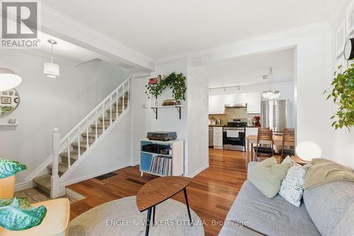 364 Arlington Avenue, Ottawa, ON - Indoor Photo Showing Living Room