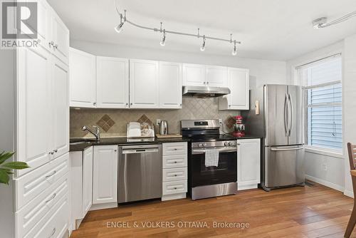364 Arlington Avenue, Ottawa, ON - Indoor Photo Showing Kitchen