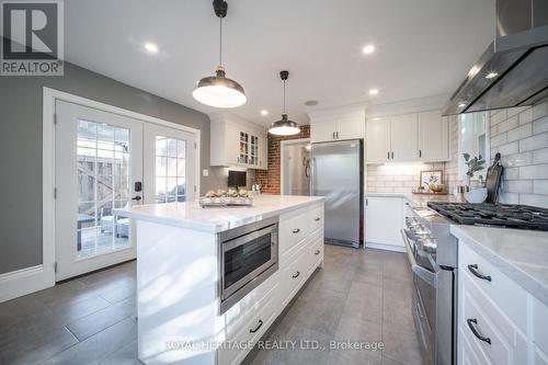 5258 Old Brock Road, Pickering, ON - Indoor Photo Showing Kitchen With Upgraded Kitchen
