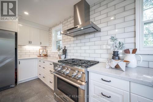 5258 Old Brock Road, Pickering, ON - Indoor Photo Showing Kitchen With Upgraded Kitchen