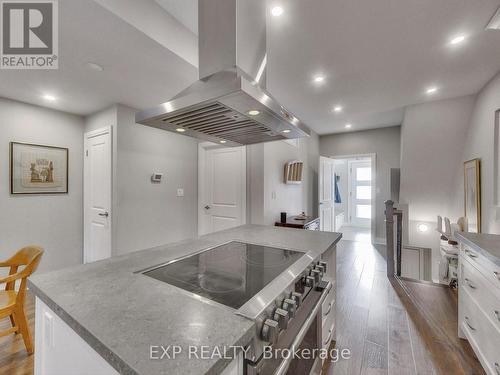 29 Cloverdale Road, Toronto, ON - Indoor Photo Showing Kitchen With Upgraded Kitchen