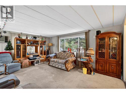 830 Franklyn Road, Kelowna, BC - Indoor Photo Showing Other Room