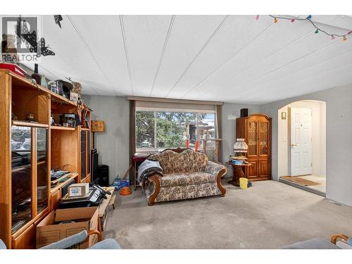 830 Franklyn Road, Kelowna, BC - Indoor