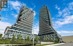 812 - 30 INN ON THE PARK DRIVE  Toronto, ON M3C 0P7