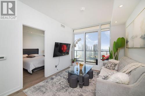 3611 - 1928 Lake Shore Boulevard, Toronto, ON - Indoor Photo Showing Living Room