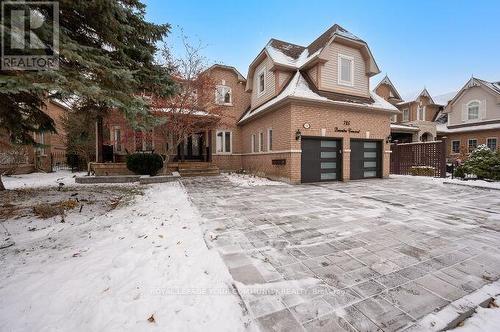 785 QUANTRA CRESCENT  Newmarket, ON L3X 1M9
