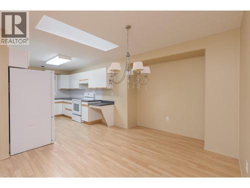 111 Harbourfront Drive Nw Unit# 14, Salmon Arm, BC - Indoor Photo Showing Kitchen